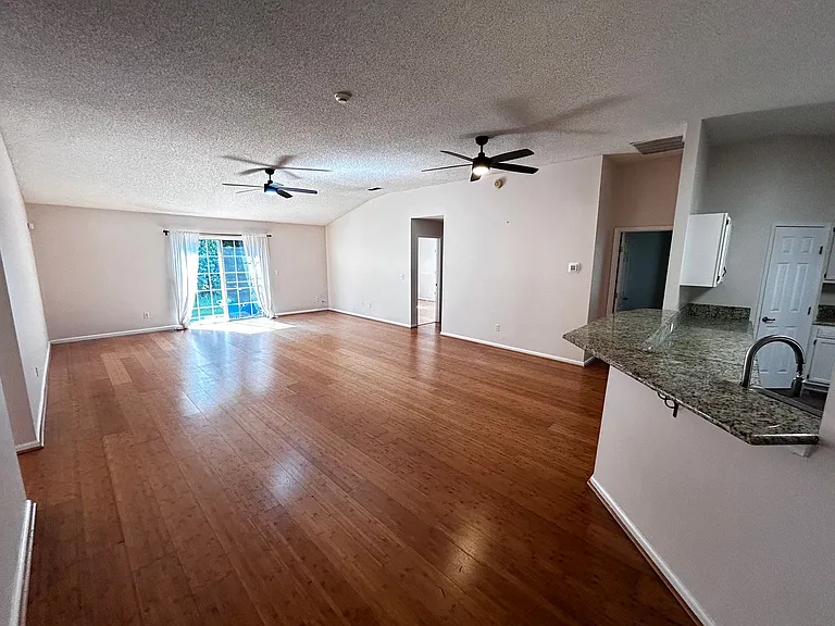 1449 Blue Heron Ln E — Photo 16