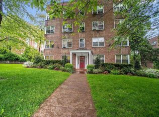 781 Palmer Rd APT 2B, Bronxville, NY 10708