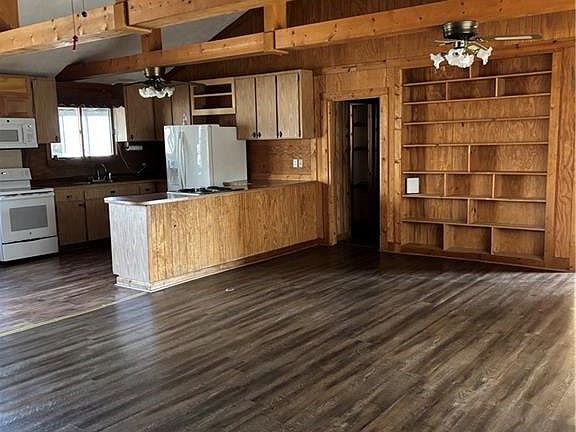 3rd image of 568 Robinson Rdg