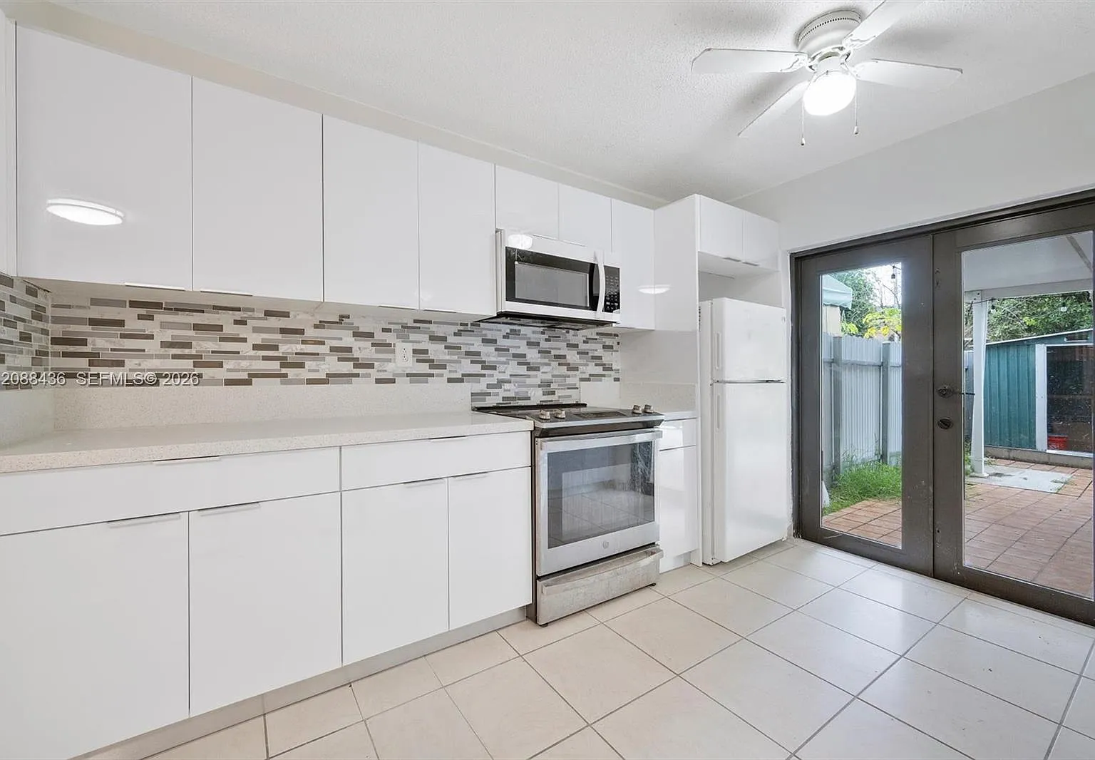 2710 W 60th Pl — Photo 3