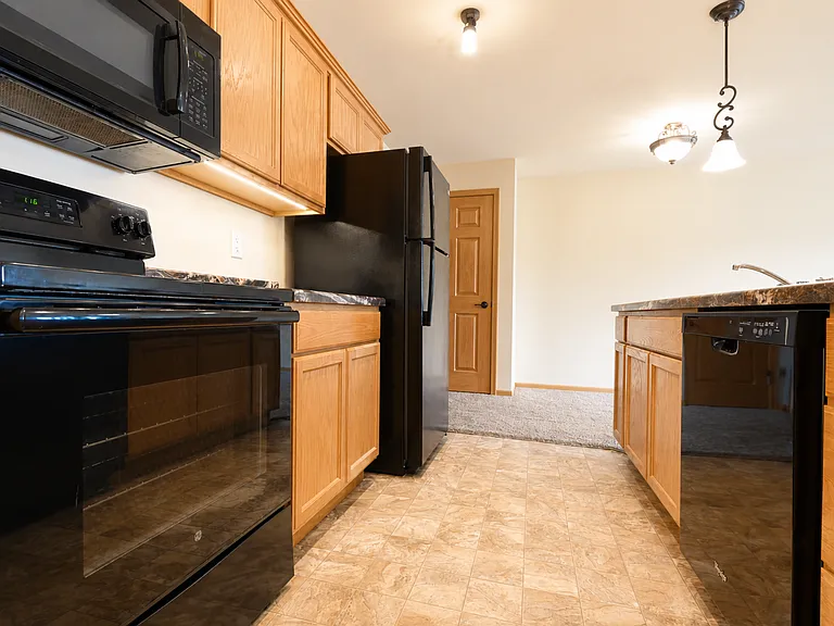 Berry Pointe Luxury Apartments — Photo 16