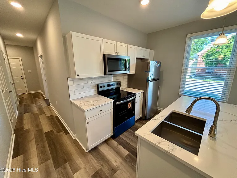 112 Telfair St #B — Photo 7
