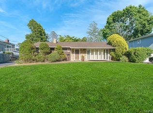 10 Rye Pl, Commack, NY 11725