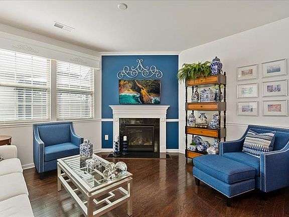 5th image of 3017 Honeylocust Ln