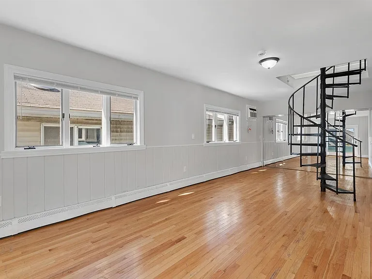 7 Hawthorne St #2 — Photo 8