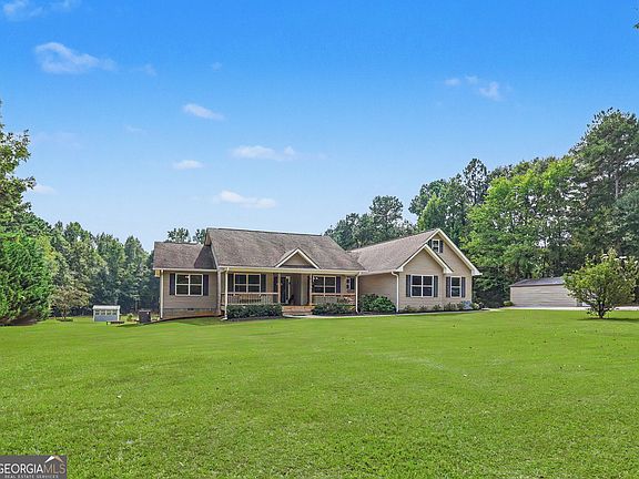 3rd image of 4851 Holly Springs Rd