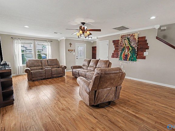 3rd image of 112 Leona Ln NW