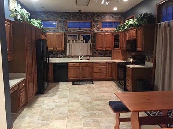 3rd image of 7858 Acorn Ct