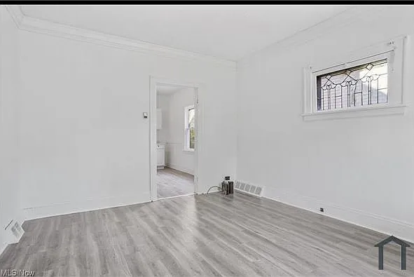 3 bed, 2505 sqft, $1,300 — Photo 2