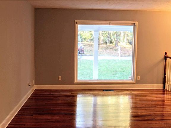 4th image of 3942 Live Oak Dr