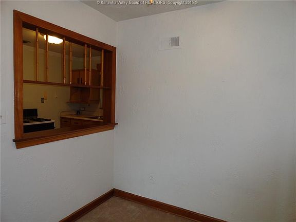 5th image of 67 Fairfax Dr