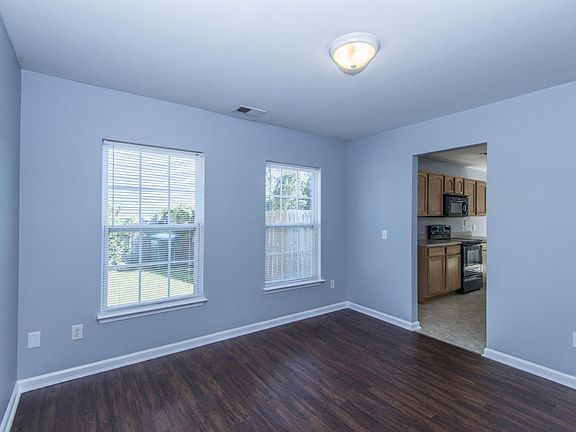 5th image of 108 Avonshire Dr
