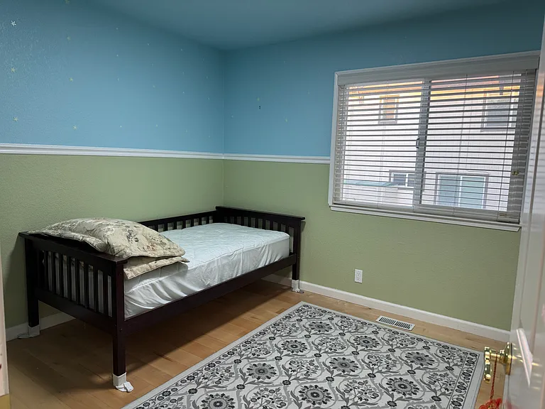 upstairs bedroom #2
