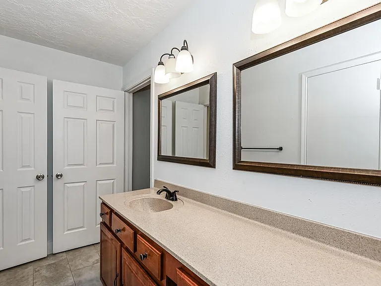 7923 Dawnridge Dr — Photo 7