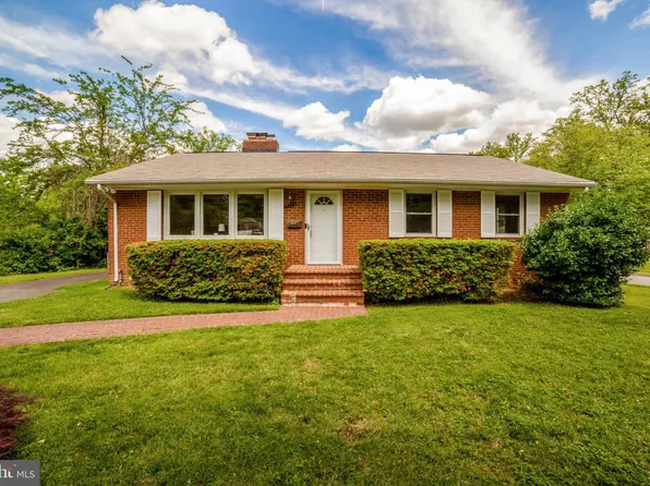 7536 Axton St, Springfield, VA 22151