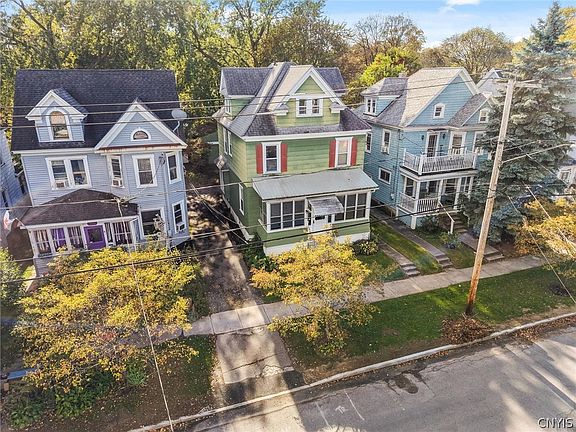 3rd image of 117 Paul Ave