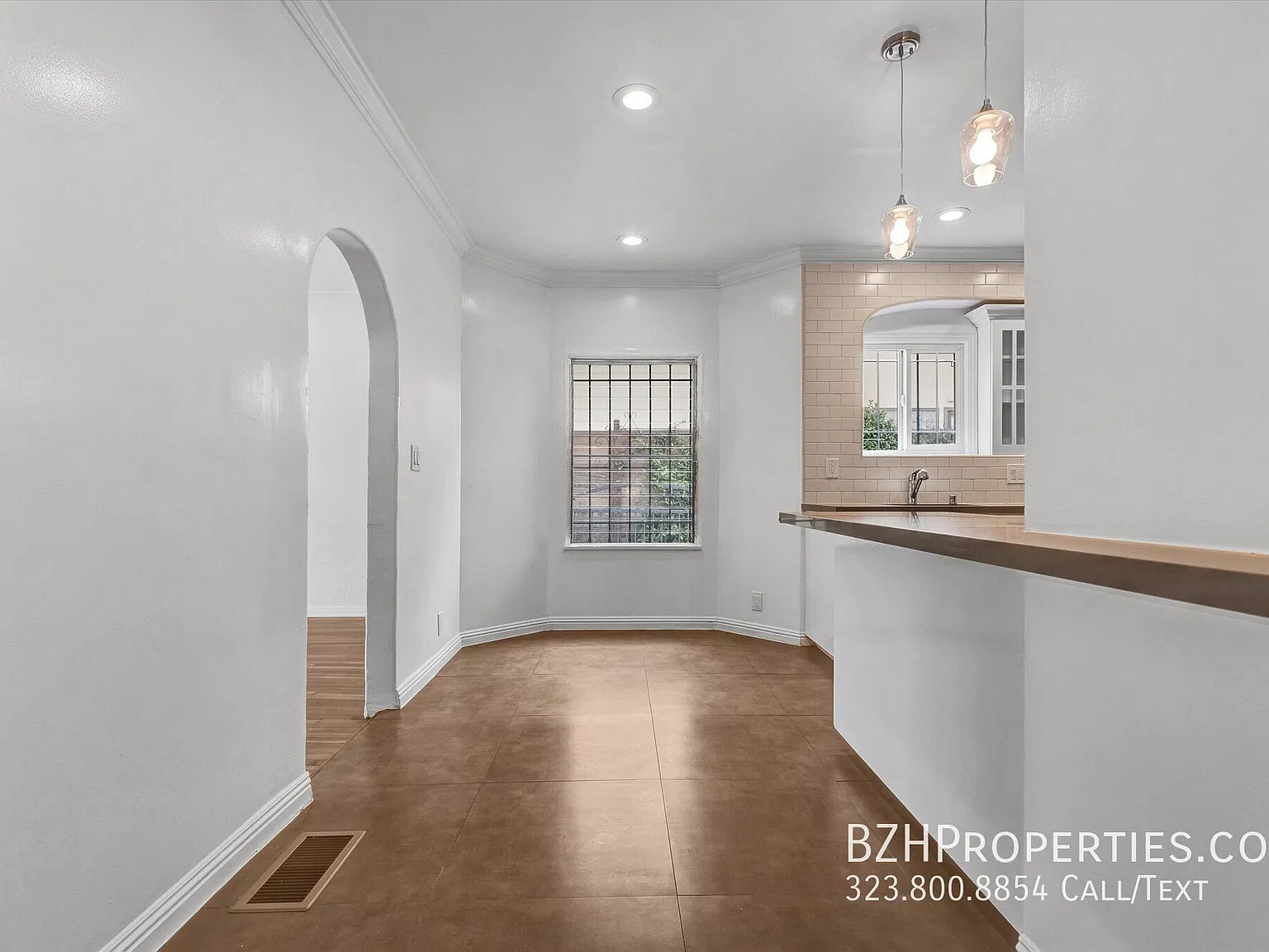 Hancock Park 3 Bedroom Home with Garage Parking & In-Unit Laundry — Photo 4