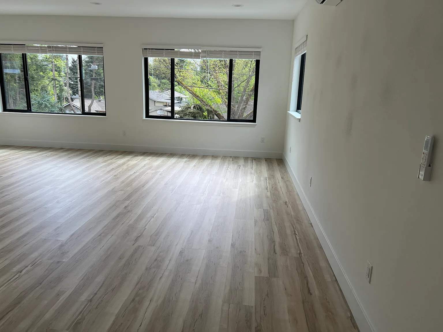 4 bed, 2450 sqft, $4,100 — Photo 4