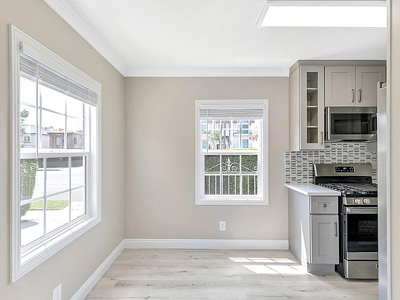 2nd image of 8615 W Olympic Blvd
