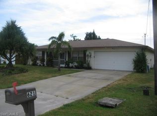 621 NE 15th Ct, Cape Coral, FL 33909