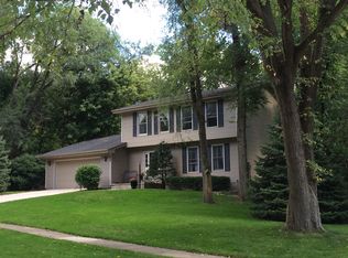 949 55th St, West Des Moines, IA 50266