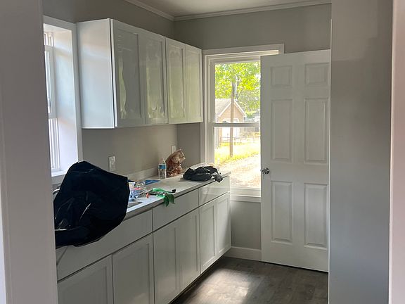 3rd image of 1206 E McClure Ave