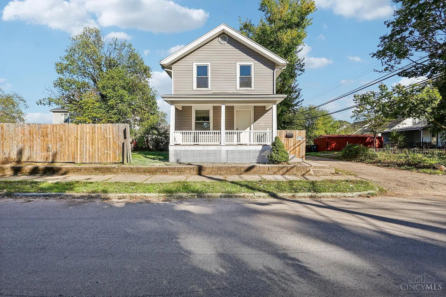 705 Wilson St photo 1