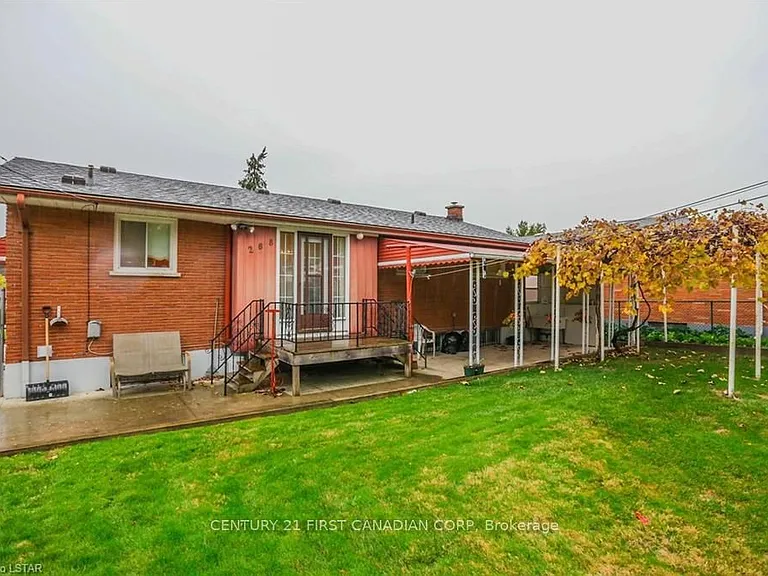 268 Burlington Cres — Photo 10