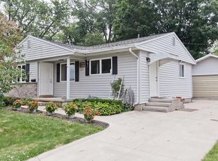 1127 Regent St NE, Cedar Rapids, IA