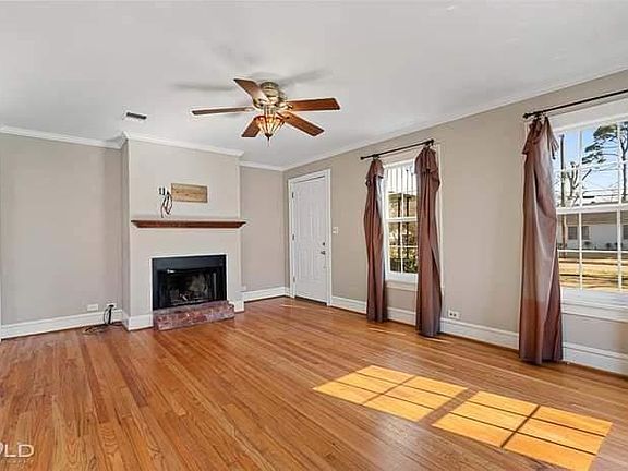 3rd image of 204 Leo Ave