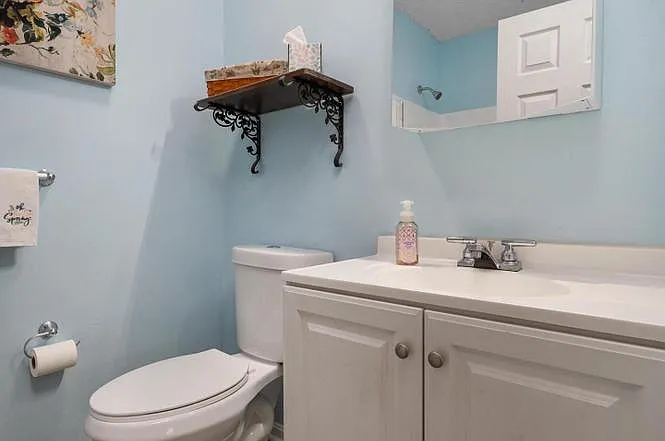 1526 Palm Ct — Photo 3