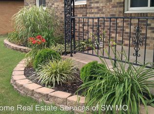 2235 N Link Ave, Springfield, MO 65803