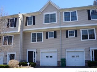 42 Donahue Ln, Manchester, CT 06042