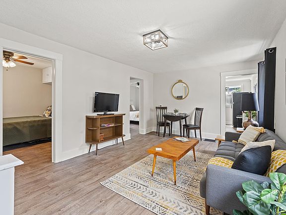 3rd image of 737 Lillian Ave