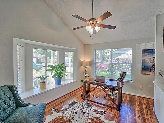 5th image of 8603 Lake Crystal Dr