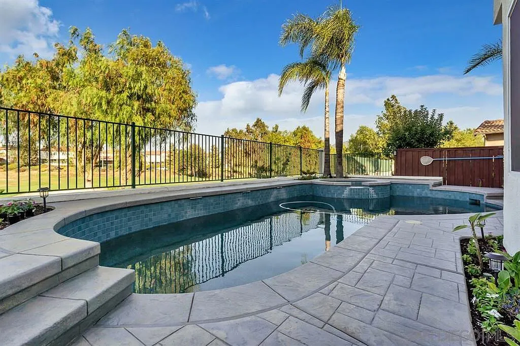 5 bed, 3025 sqft, $7,500 — Photo 2