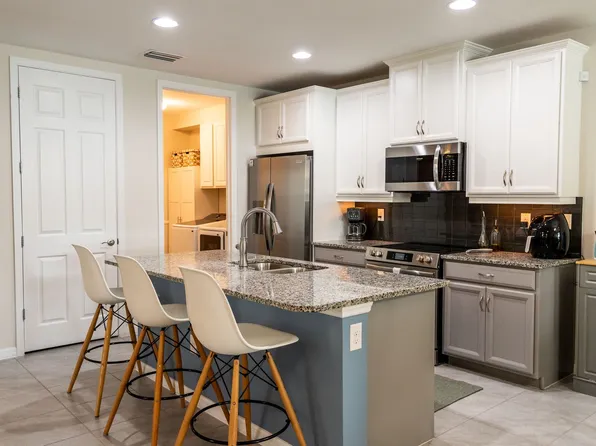 14888 Edgewater Cir, Naples, FL 34114