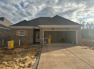 251 Flower Garden Dr, Southaven, MS 38671