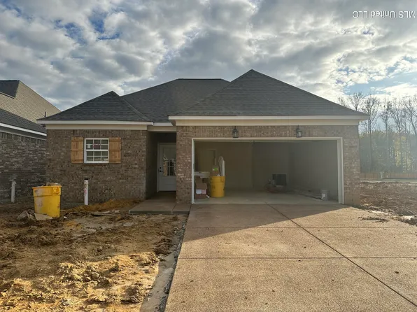 251 Flower Garden Dr, Southaven, MS 38671