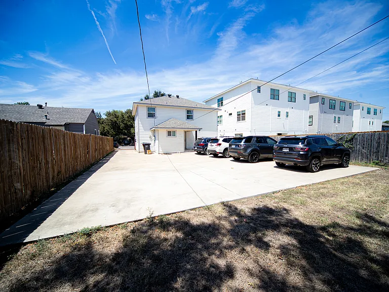 3217 McCart Ave — Photo 24