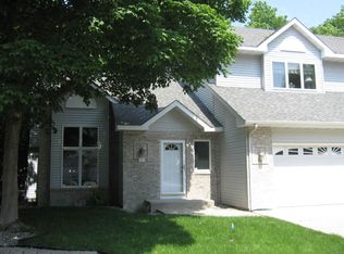 1540 Pleasant View Dr APT 101, North Mankato, MN 56003