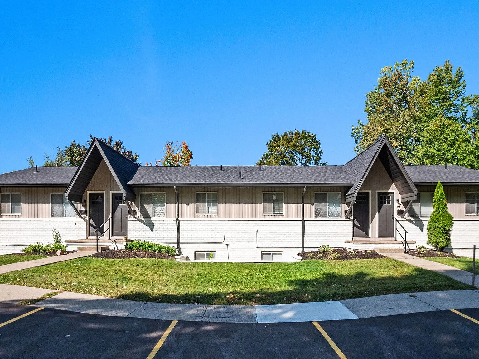 Milford Village Flats — Photo 3