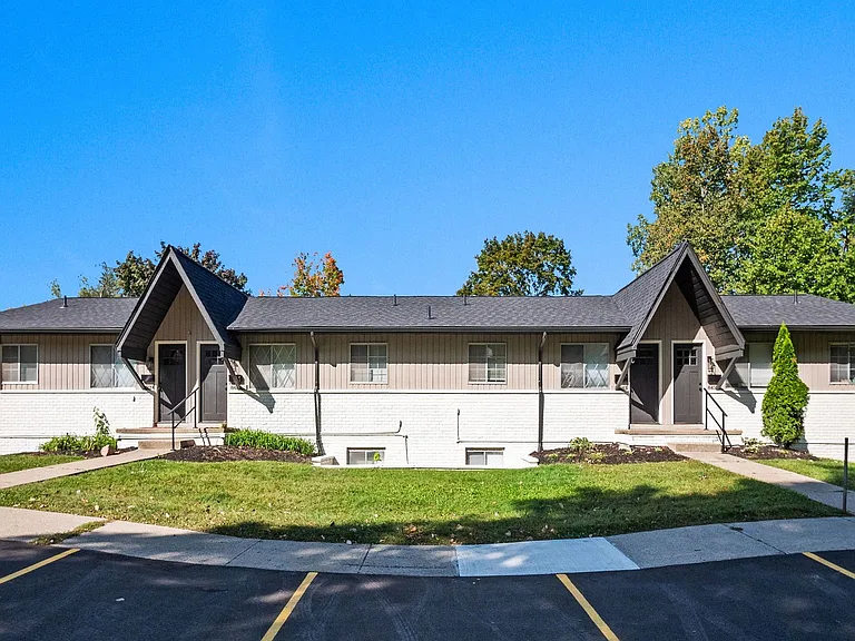 Milford Village Flats — Photo 3