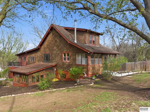 1106 Bellevue Blvd N, Bellevue, NE 68005