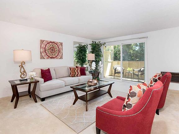 2nd image of 1033 Crestview Dr APT 204