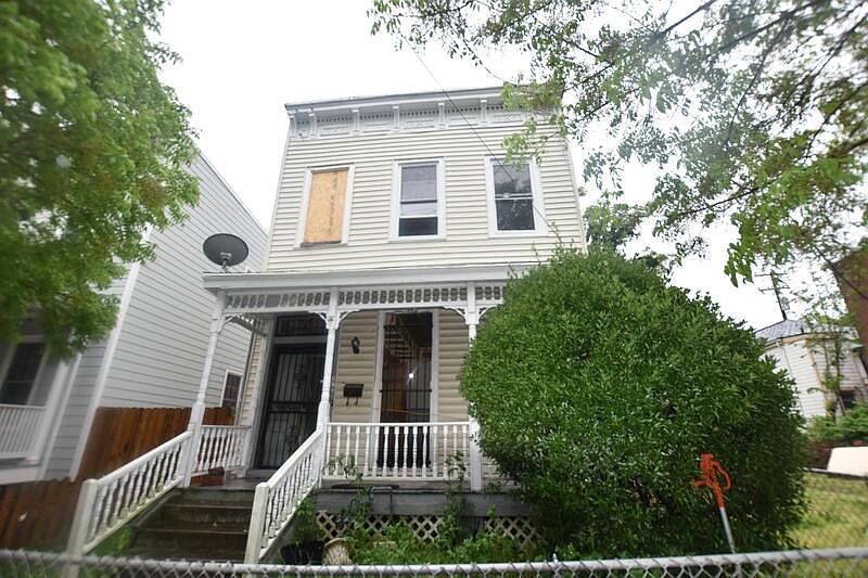 2nd image of 1109 W Leigh St #1109WLEIGH