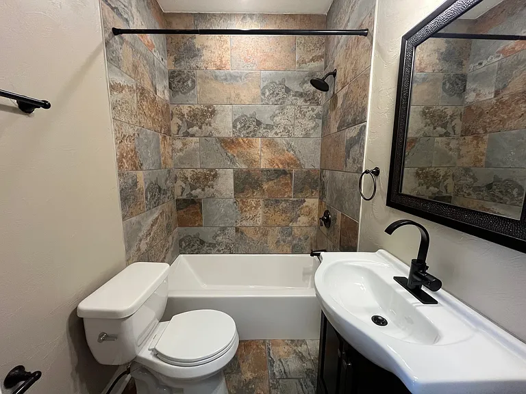 100 S 22nd St #13 — Photo 21