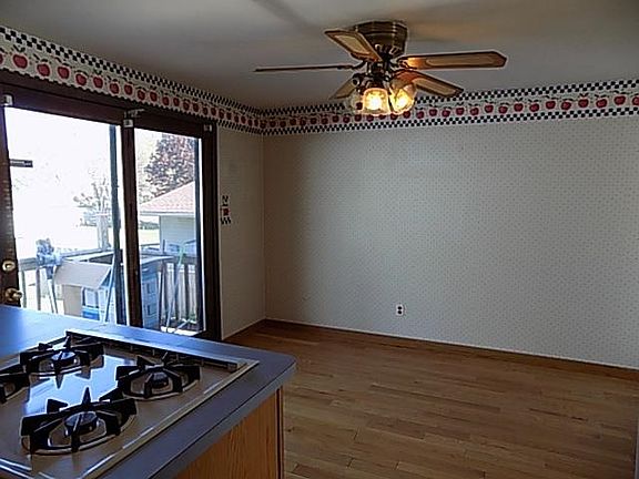 5th image of 544 Behney Ave