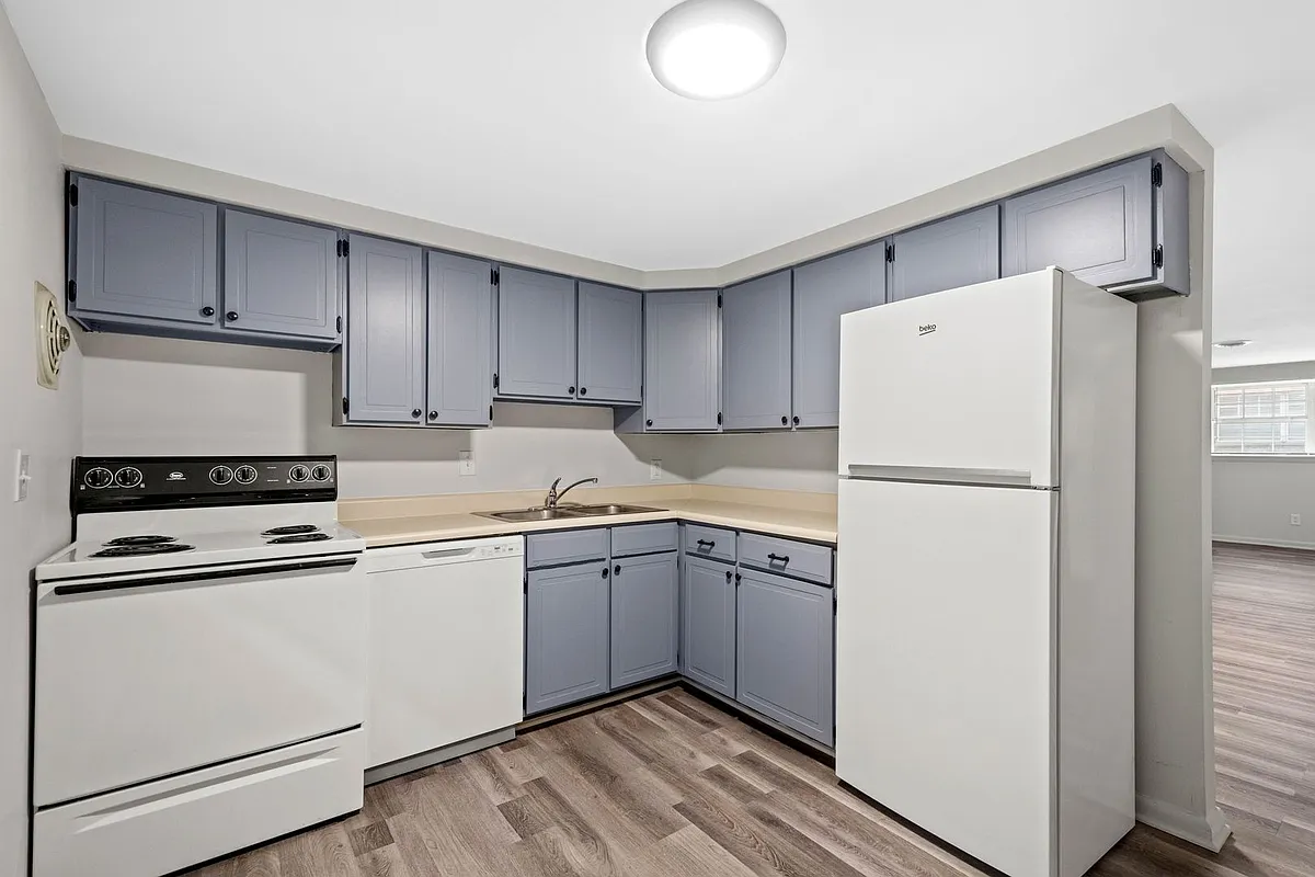 Building Photo - 464 4th St