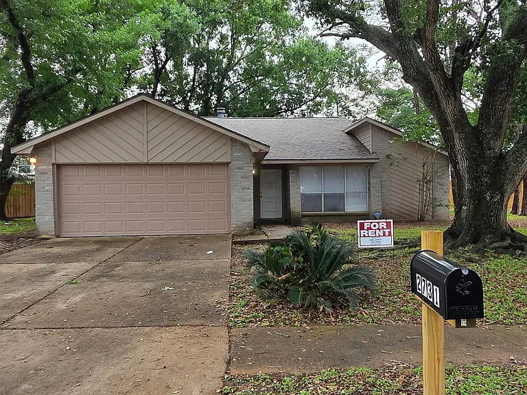 2731 Dawn Star Dr — Photo 1